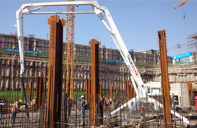 移動(dòng)布料機(jī) 移動(dòng)布料機(jī)