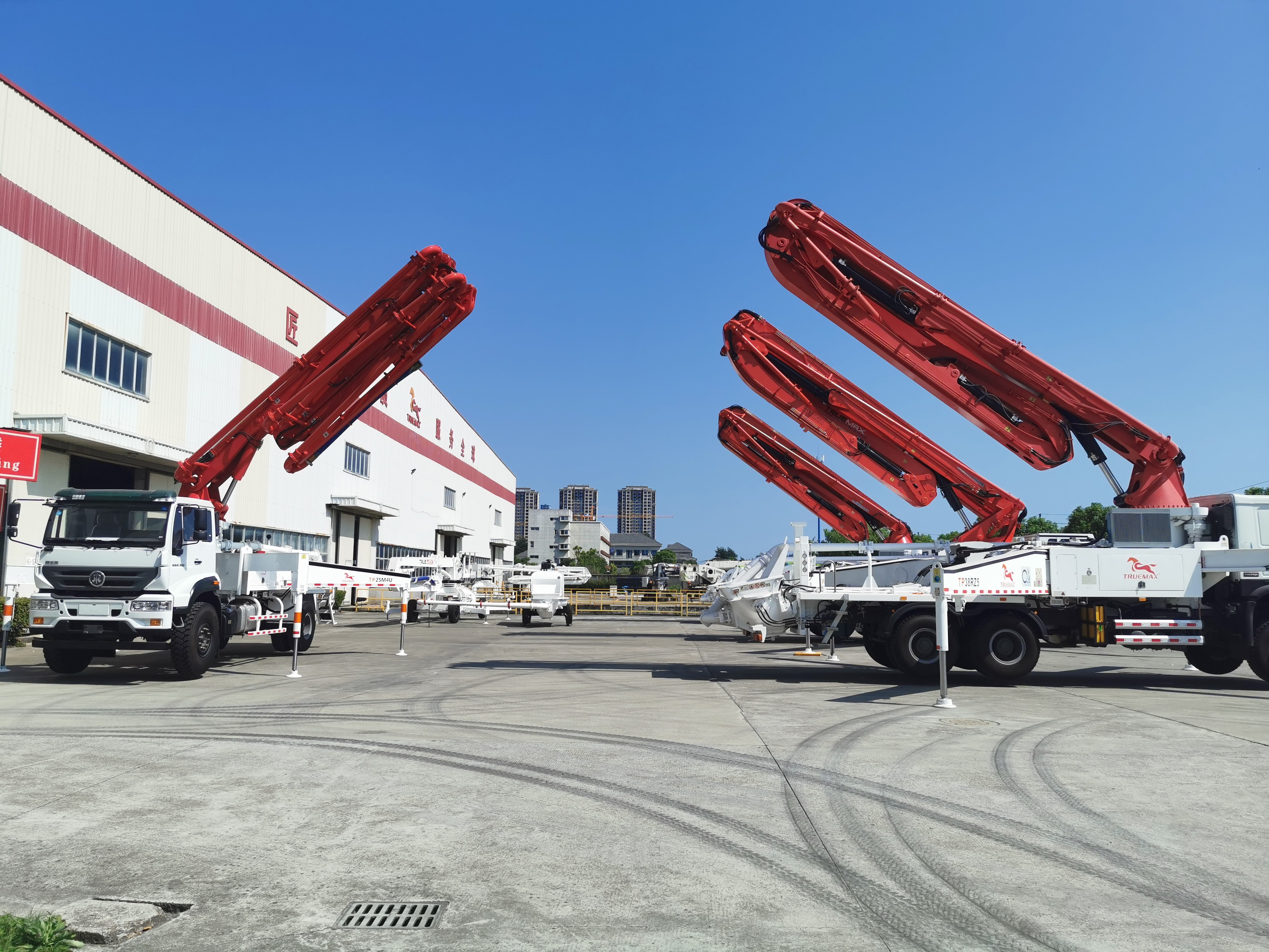 混凝土泵車(chē) 混凝土泵車(chē)