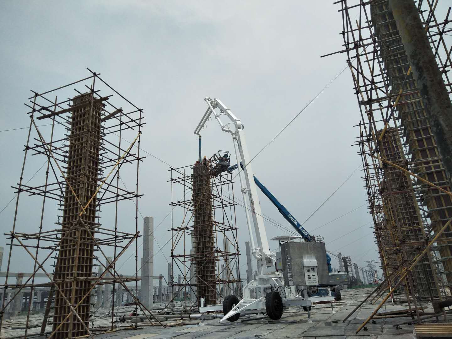 車載式布料機 車載式布料機