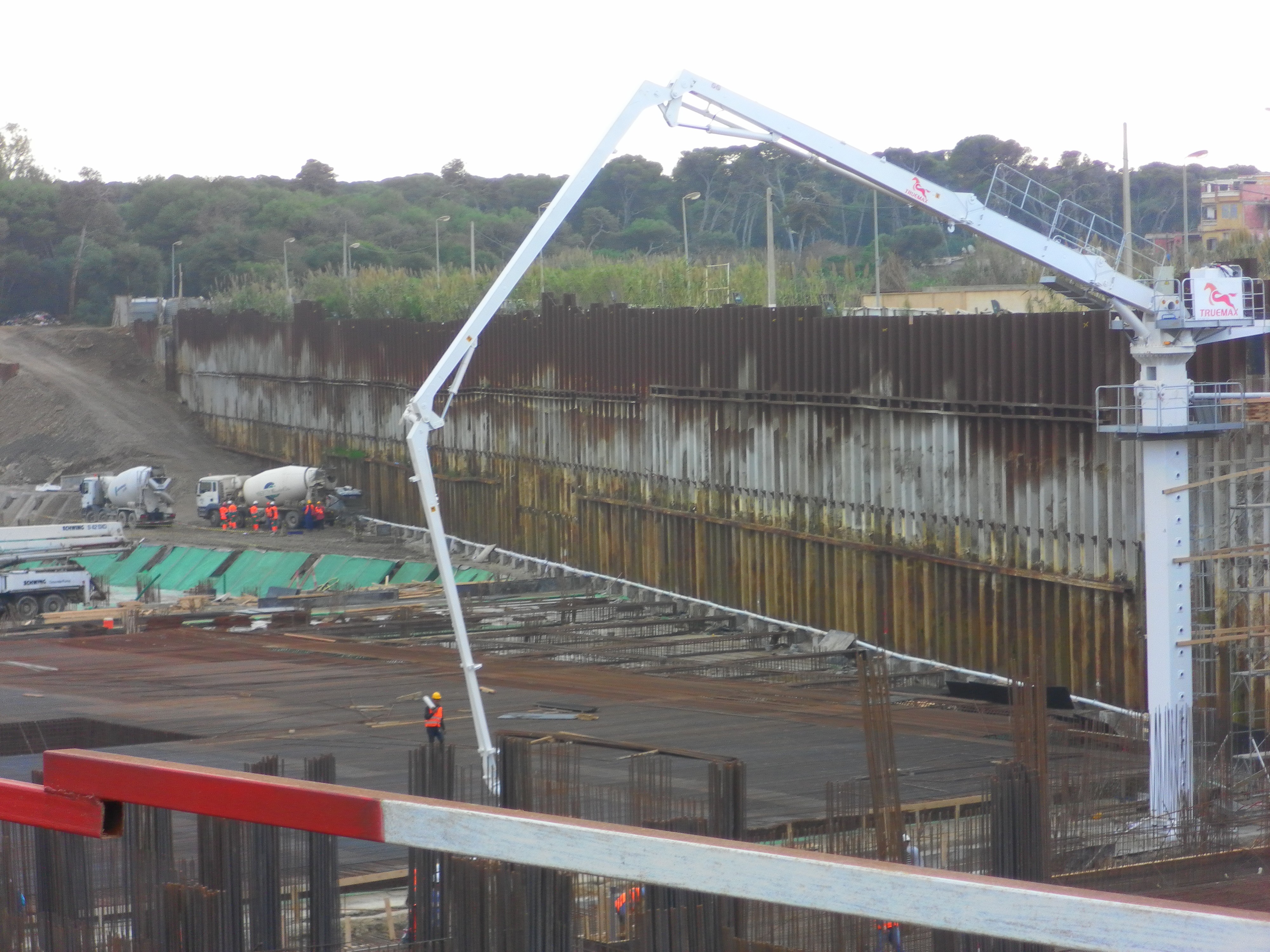 混凝土布料機.jpg 混凝土布料機.jpg