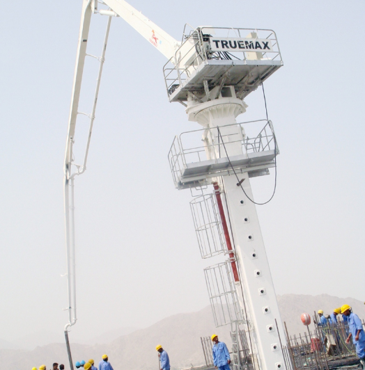 28米電梯井內(nèi)爬布料機 28米電梯井內(nèi)爬布料機